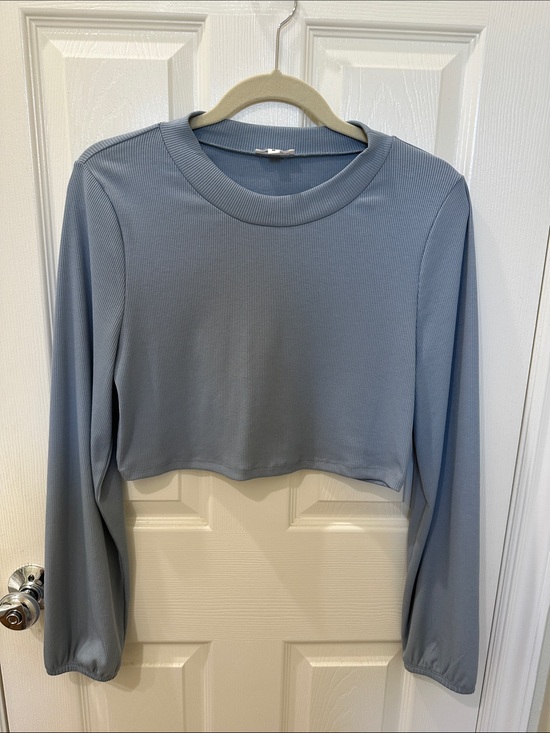Superdown Tops - superdown Cropped Ribbed Long-Sleeve Top in Dusty Blue
